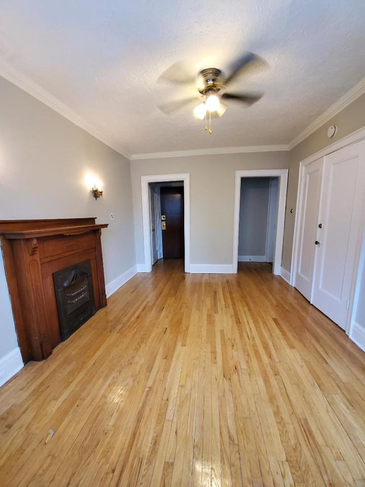 2010 Bloor Street West - Photo 2 of 5