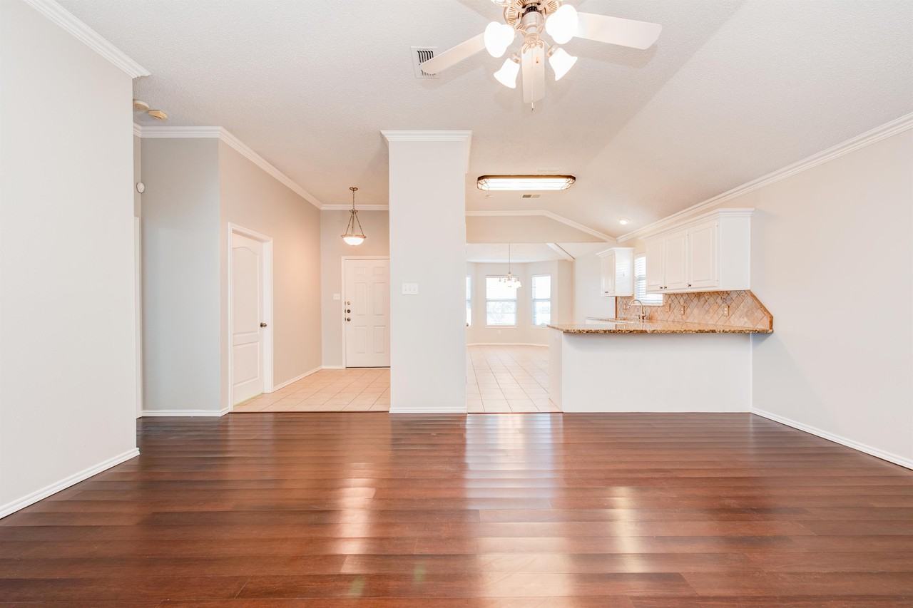 6533 87th St #1 - Photo 3 of 12