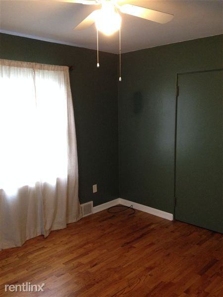 5644 School St - Photo 2 of 9