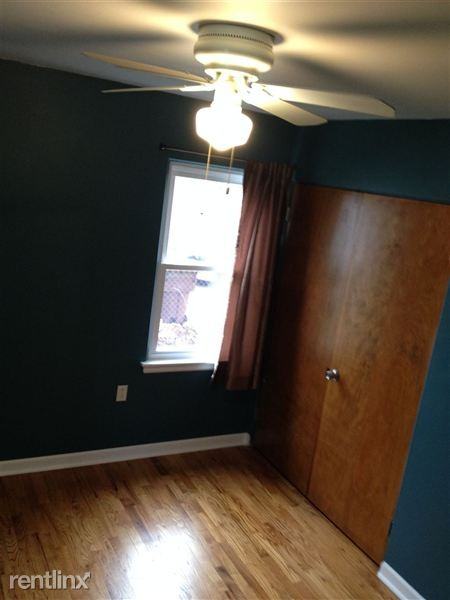 5644 School St - Photo 3 of 9