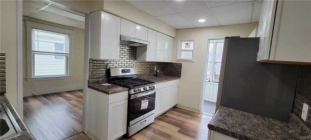 200 Kinne St - Photo 2 of 14