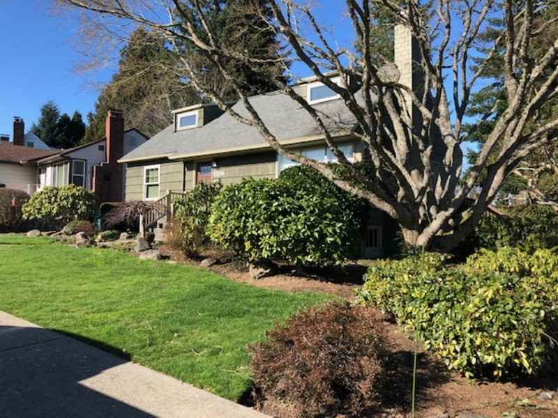 5306 Ne 74th St - Photo 3 of 22