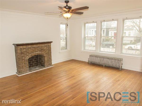 3936 N Claremont Ave - Photo 3 of 5