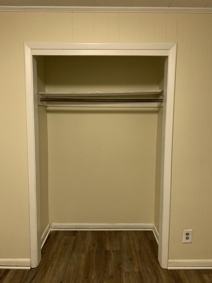 1514 Hooks St #1 - Photo 3 of 11