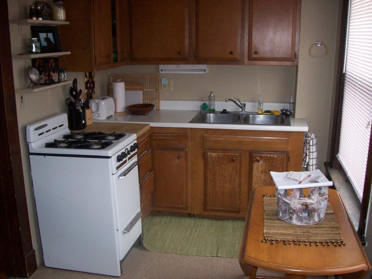 301 S Mills St #4 - Photo 2 of 4