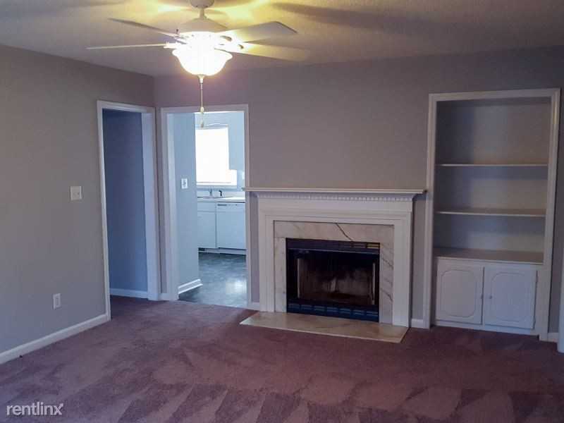 405 Roanoke Way - Photo 3 of 5