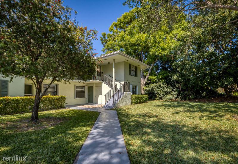 1201 Sabal Ridge Cir