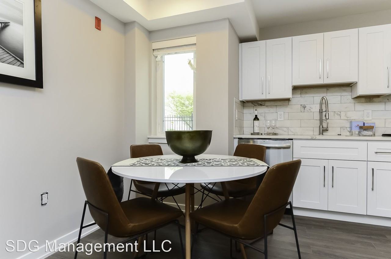 726 N 19th St - Photo 3 of 18