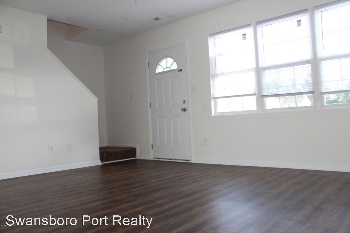 13 Pirates Cove Dr - Photo 2 of 20