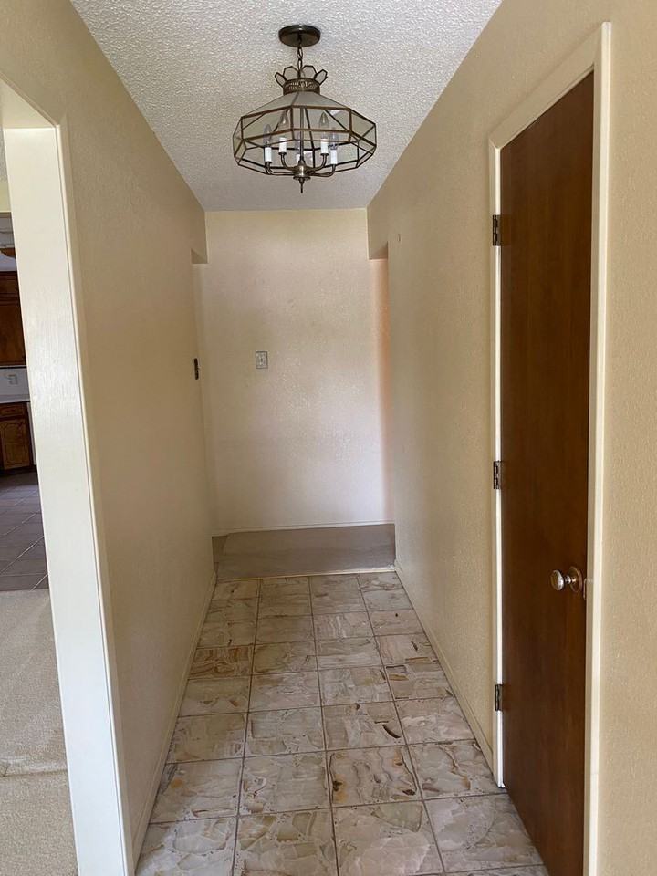 901 E Mescalero Rd - Photo 3 of 27