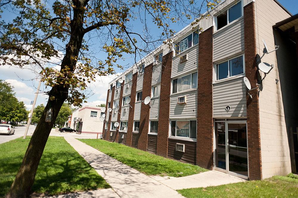928 Howard Ave Apartments in Walkerville, Windsor, ON N9A 1S5 Zumper