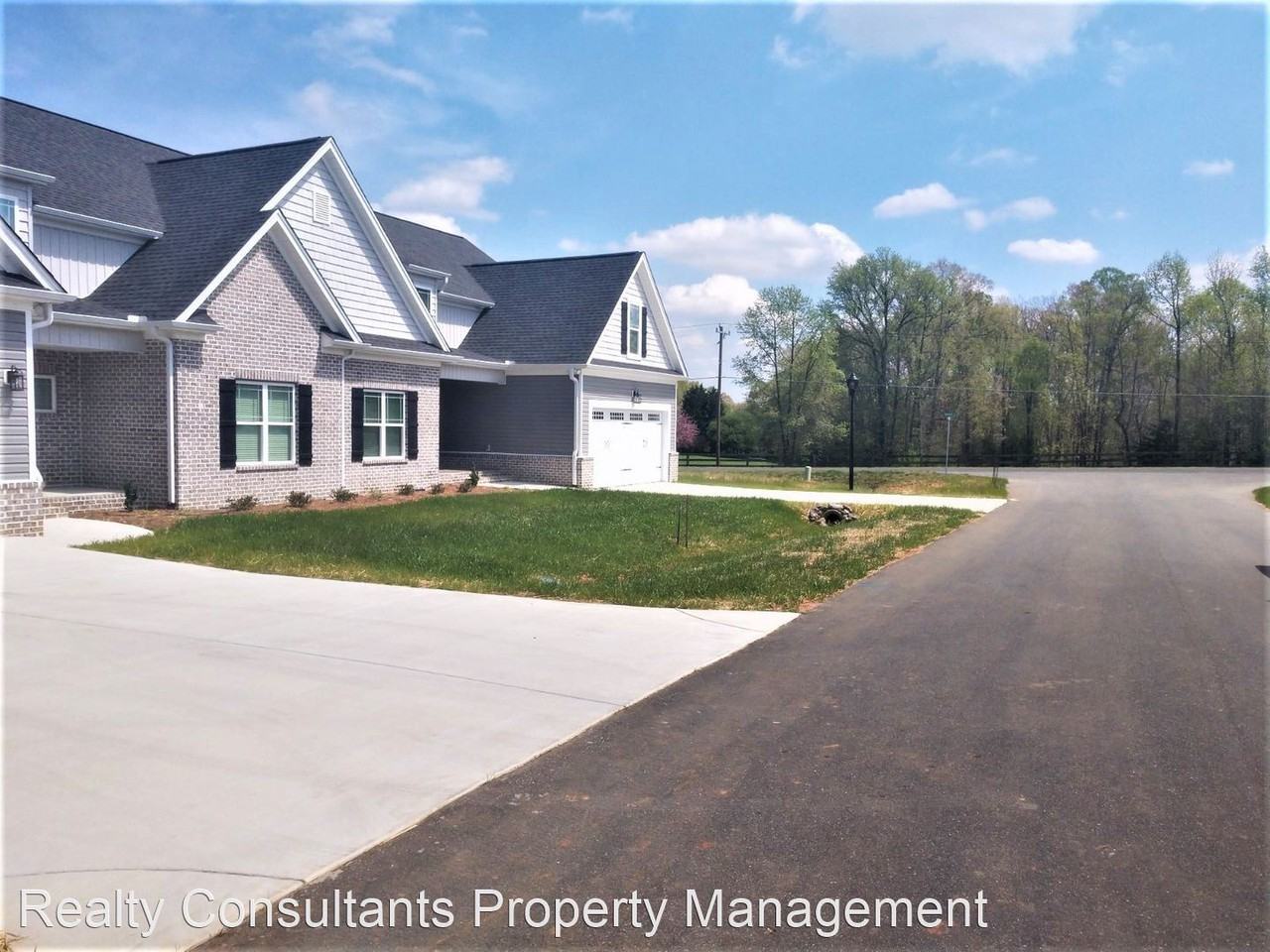 7002 Westfield Village Cir - Photo 2 of 30