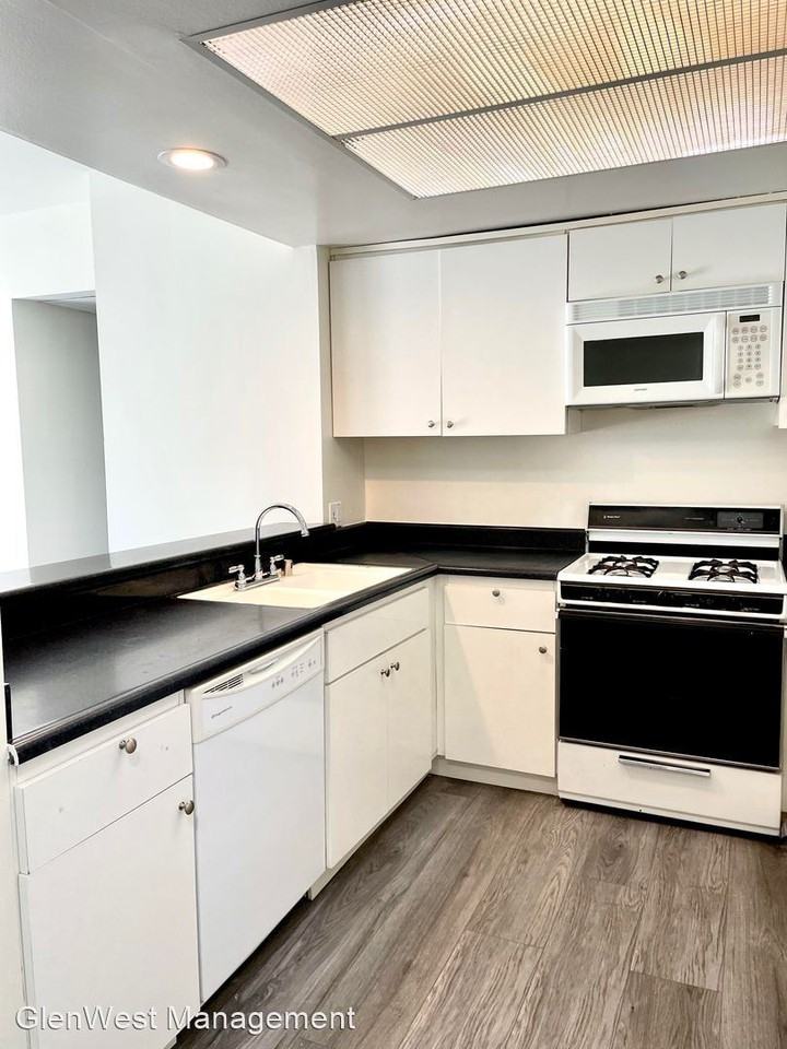 909 N. SAN VICENTE BLVD. - Photo 2 of 9