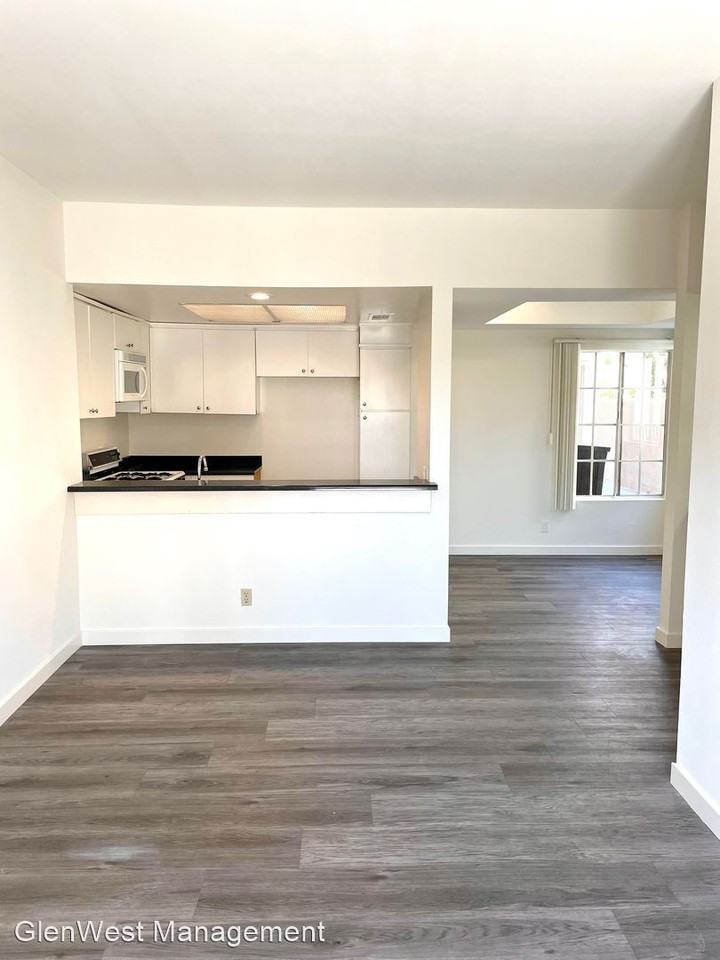 909 N. SAN VICENTE BLVD. - Photo 3 of 9