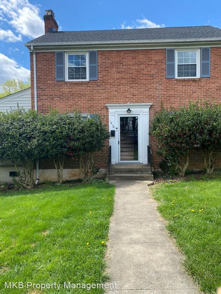 1710 Windsor Ave Sw, Roanoke, VA 24015 3 Bedroom Apartment for Rent