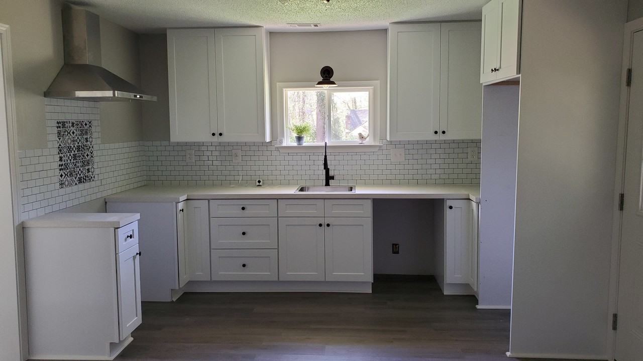 534 Springside Drive Southeast - Photo 3 of 17