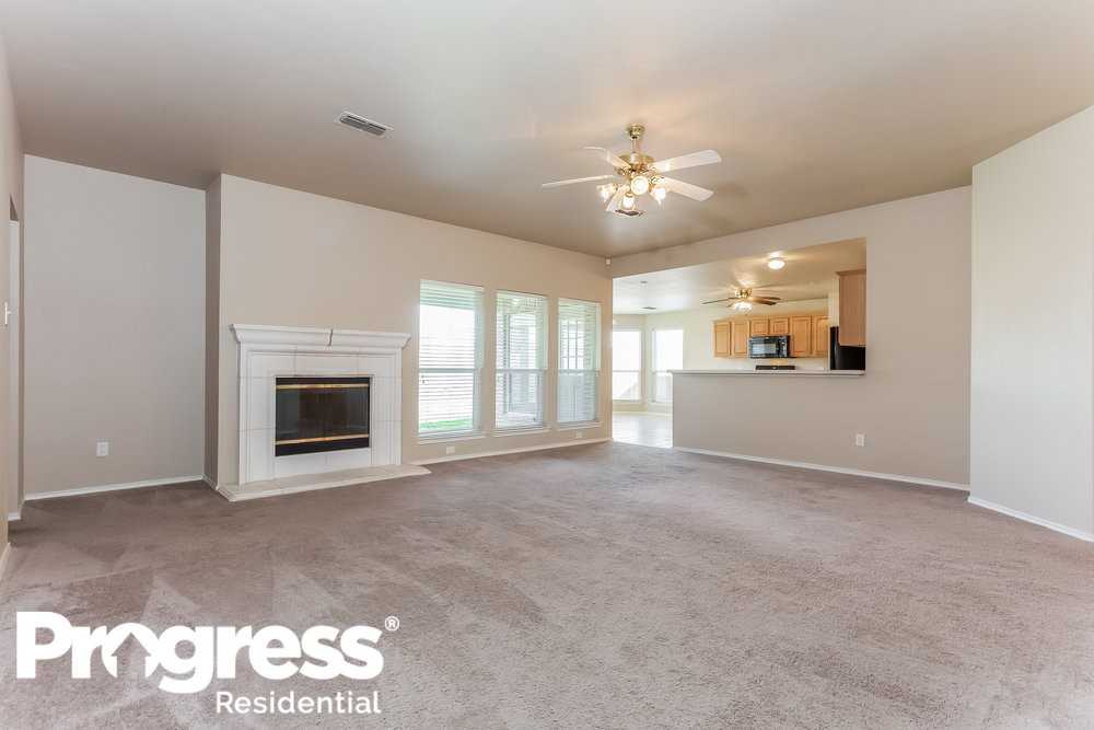 536 Bent Oak Dr - Photo 2 of 15