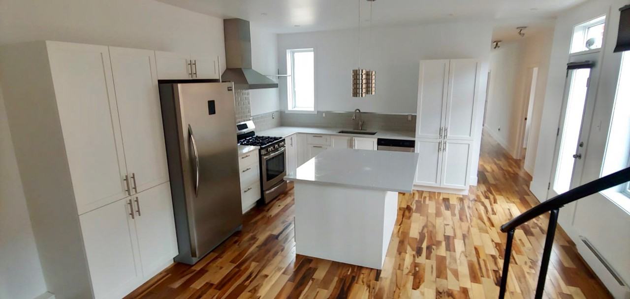 2352 Rue Park Row Ouest - Photo 3 of 26