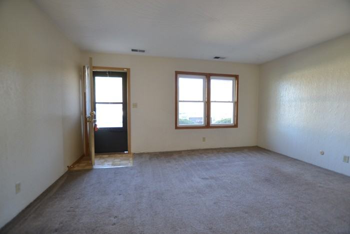 674 Meadowood Ln - Photo 2 of 8
