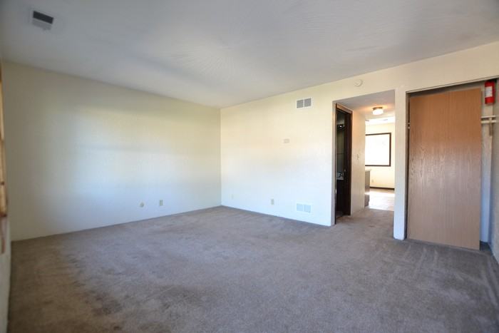 674 Meadowood Ln - Photo 3 of 8