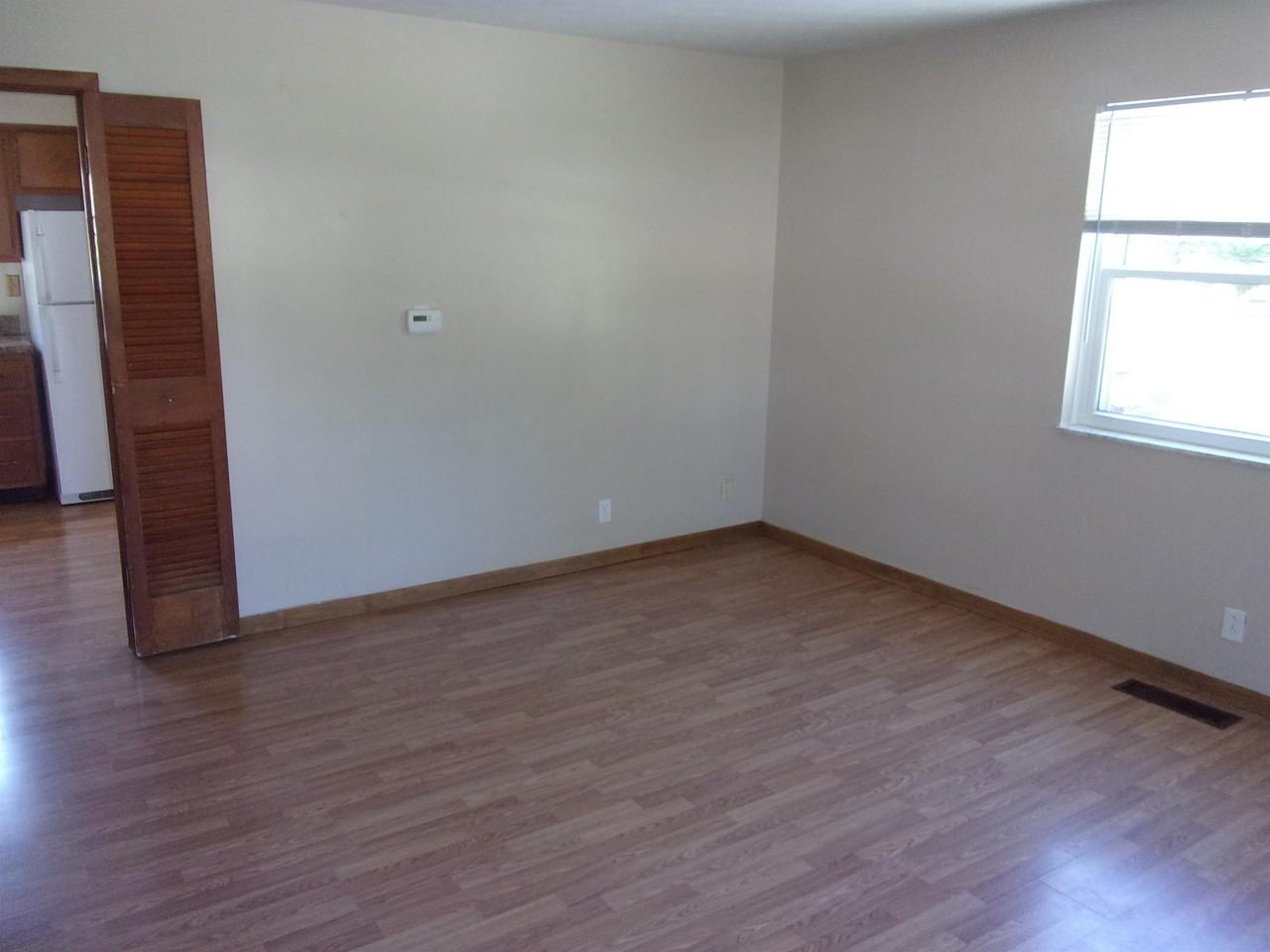 4366 Elmhurst Dr - Photo 4 of 17