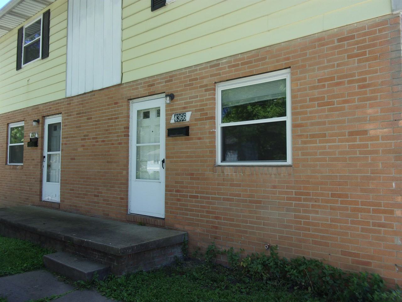 4366 Elmhurst Dr - Photo 2 of 17