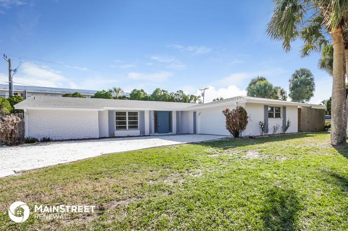 2175 Gentian Rd - Photo 3 of 16