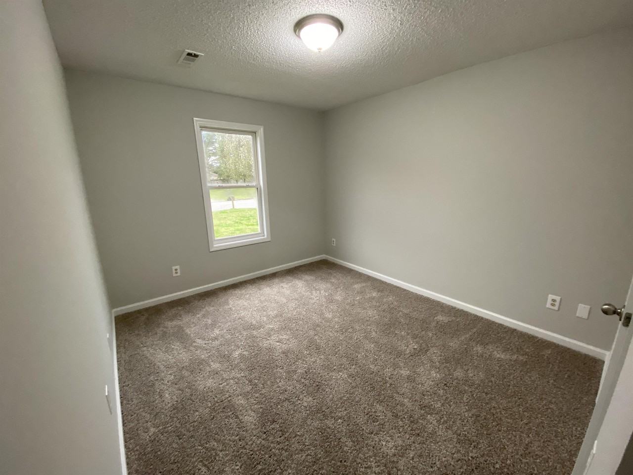 107 Ann Bradley Dr - Photo 7 of 18