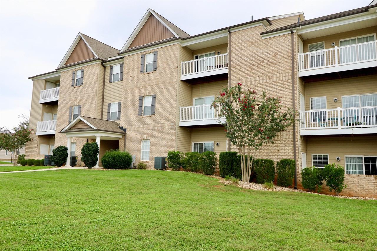 302 Capstone Dr #107