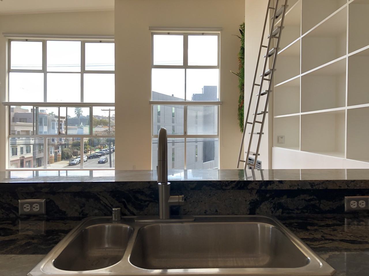 2900 22nd Street #8 - Photo 4 of 39