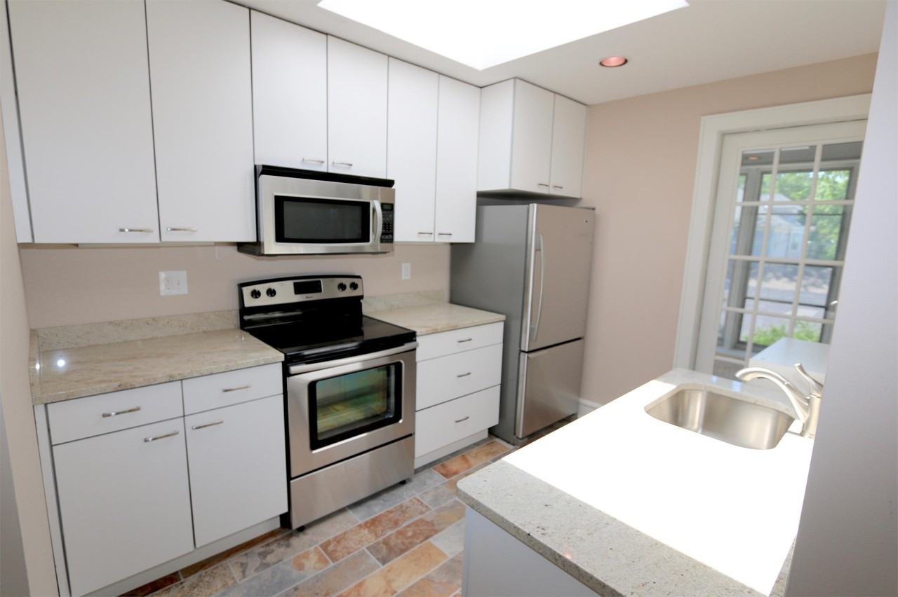 3116 Humboldt Ave S #2 - Photo 6 of 21