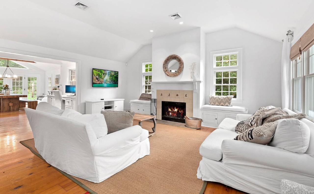 24 Lower 7 Ponds Rd - Photo 2 of 10