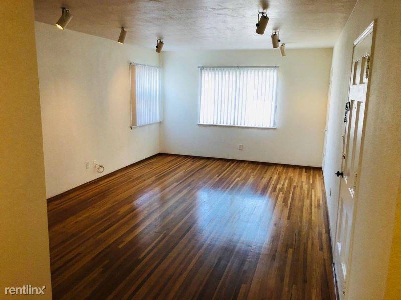 4450 49th St - Photo 2 of 8