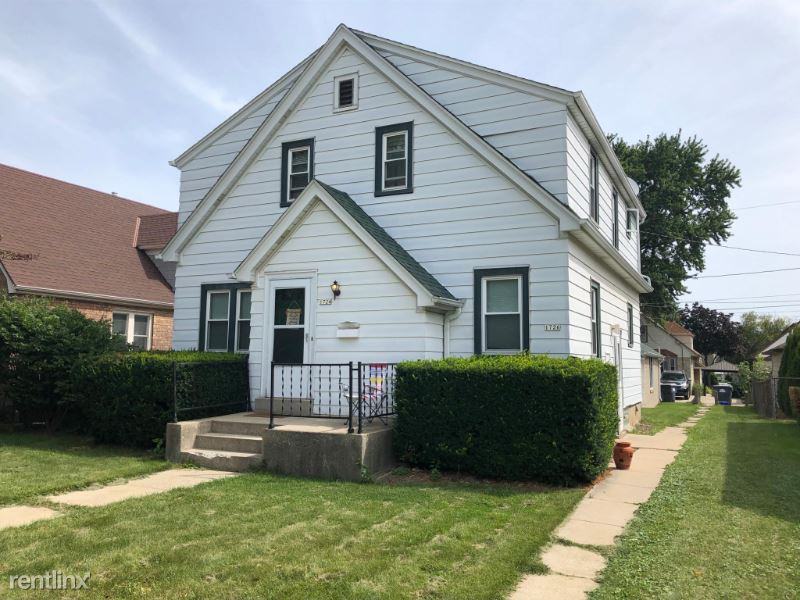 1726 S 55th St Uppr - Photo 2 of 36