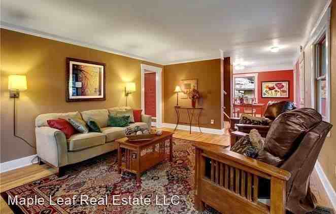 10735 Whitman Ave N - Photo 3 of 24