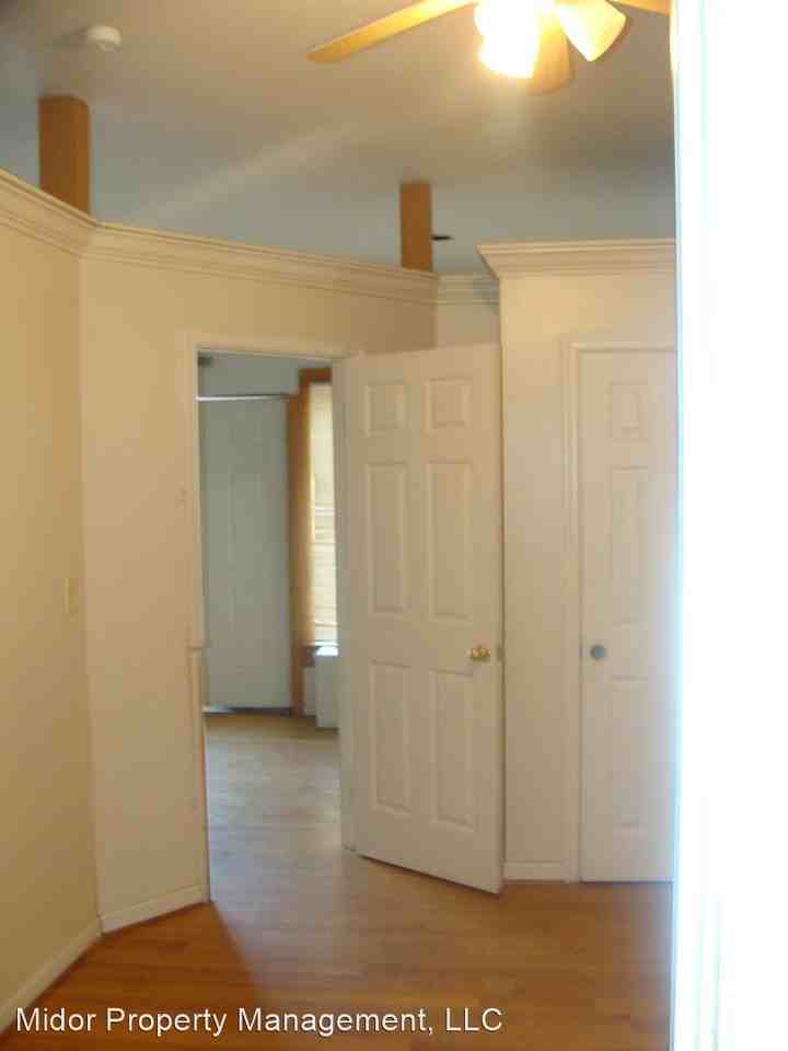 114 W King St - Photo 2 of 7