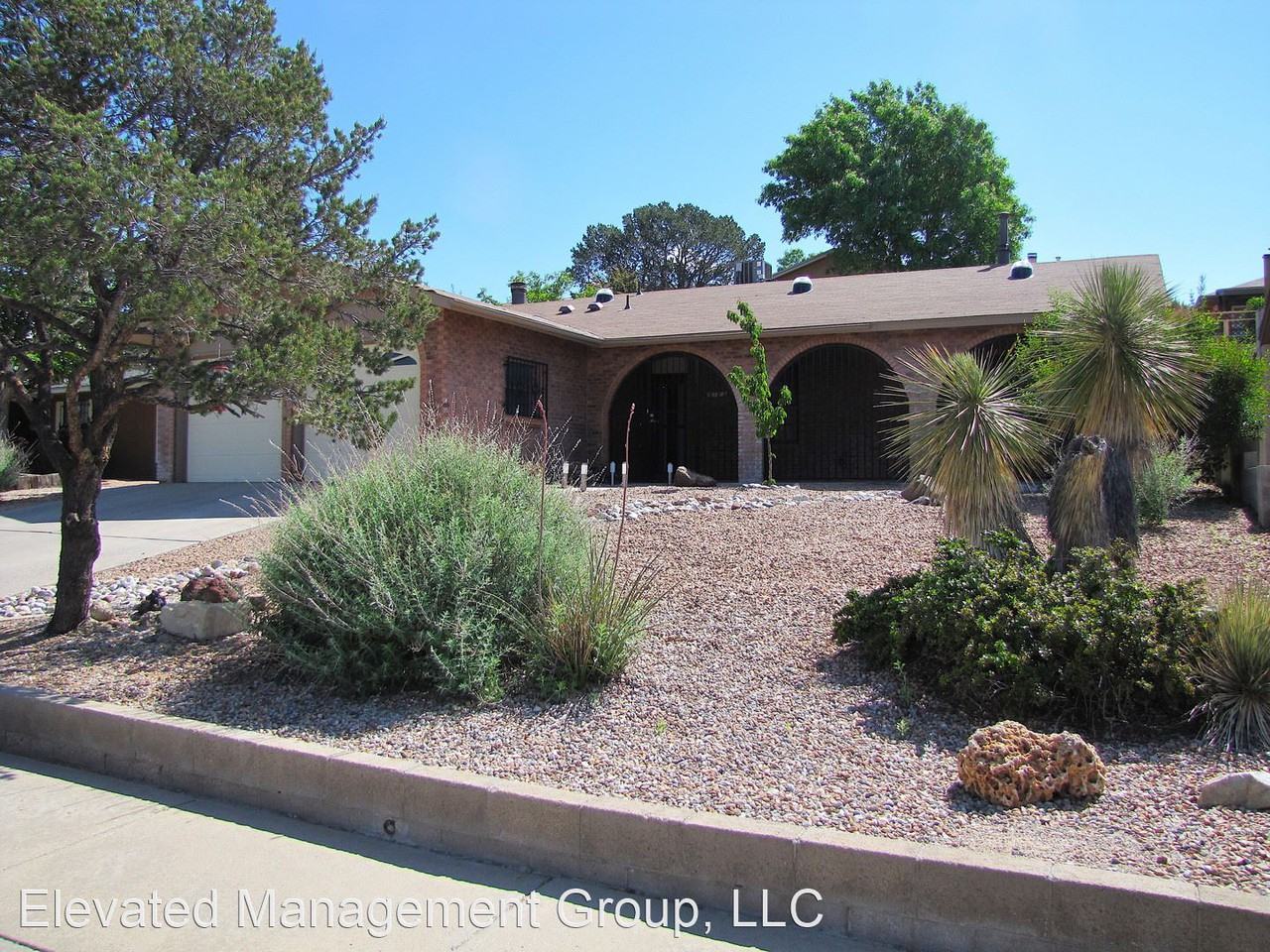 912 Turner Dr Ne - Photo 2 of 17