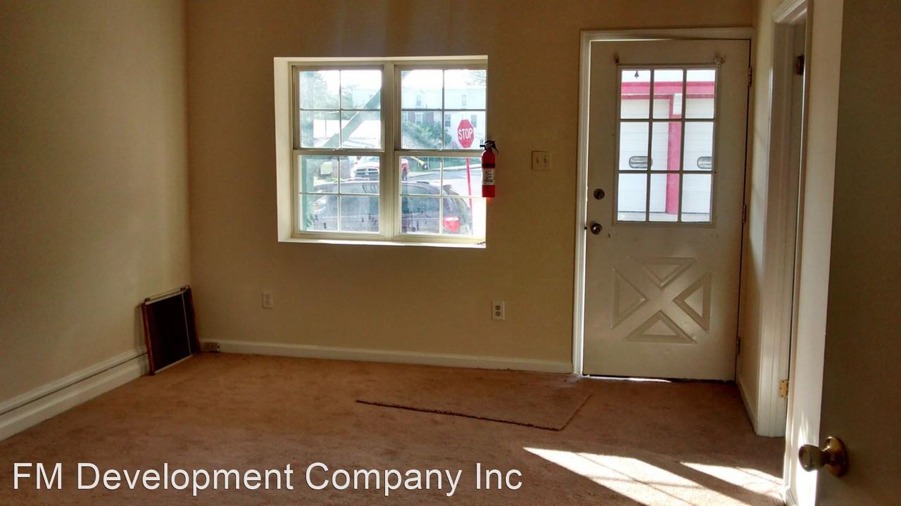 402 E. Vine Street - Photo 3 of 6