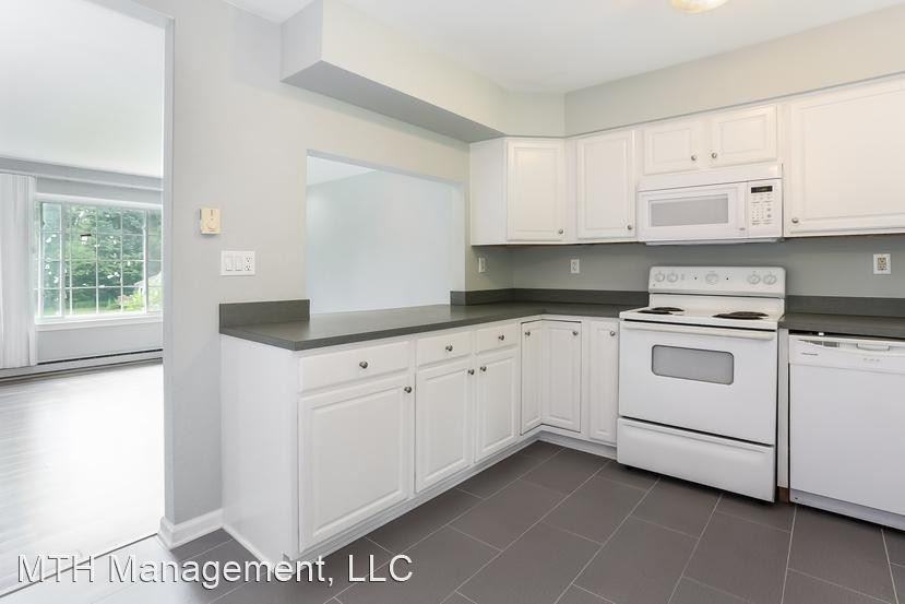 96 Village Court - Photo 3 of 18