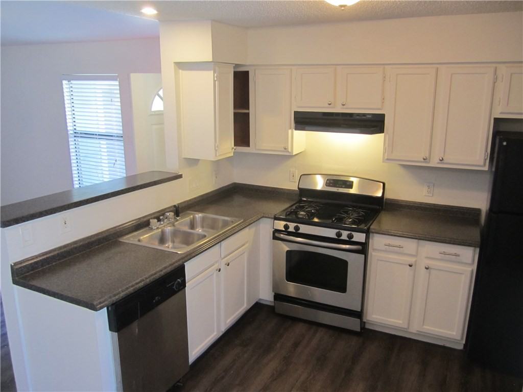 2213 Yellow Jacket Ln - Photo 3 of 12