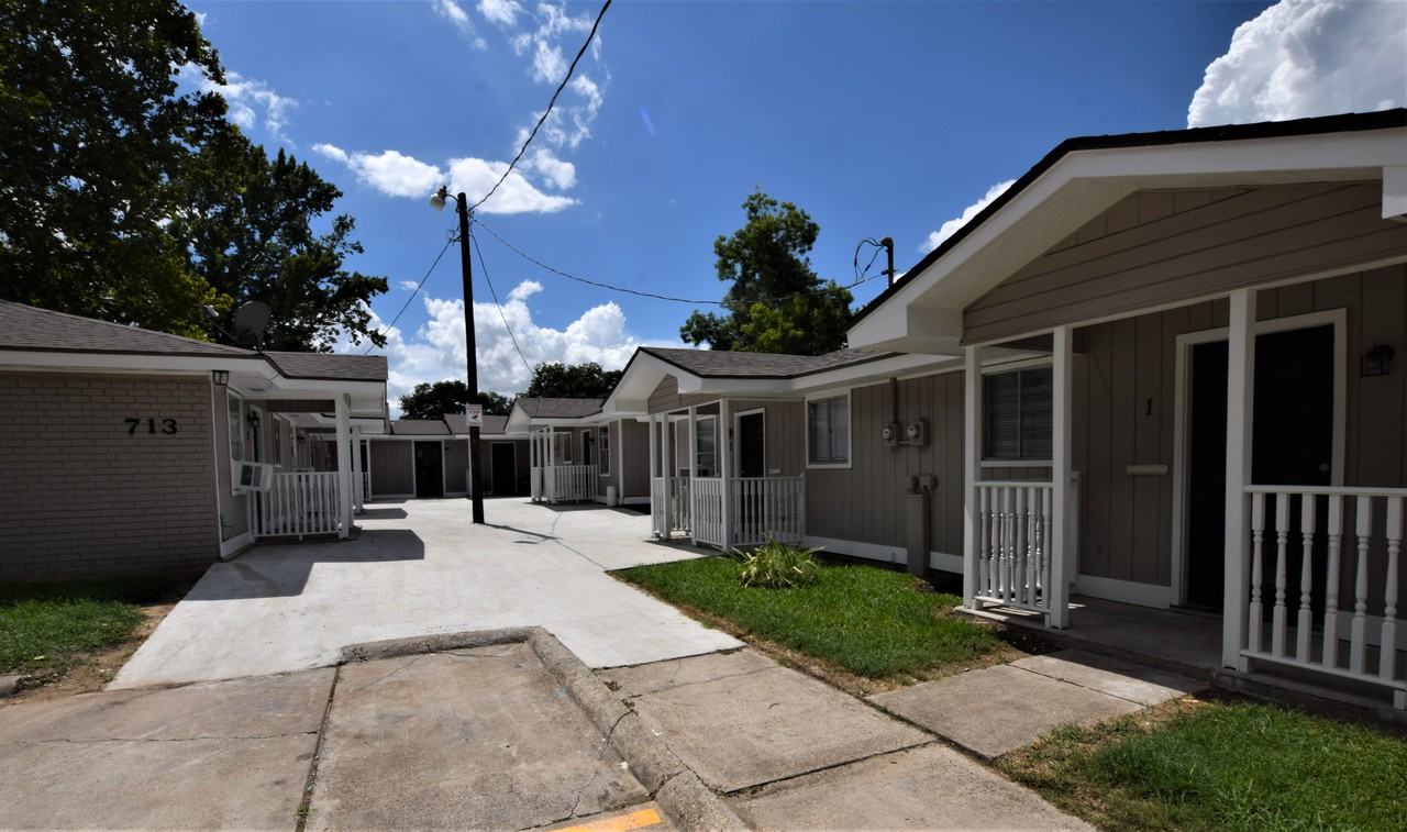 713 Sally Mae St - Photo 2 of 2