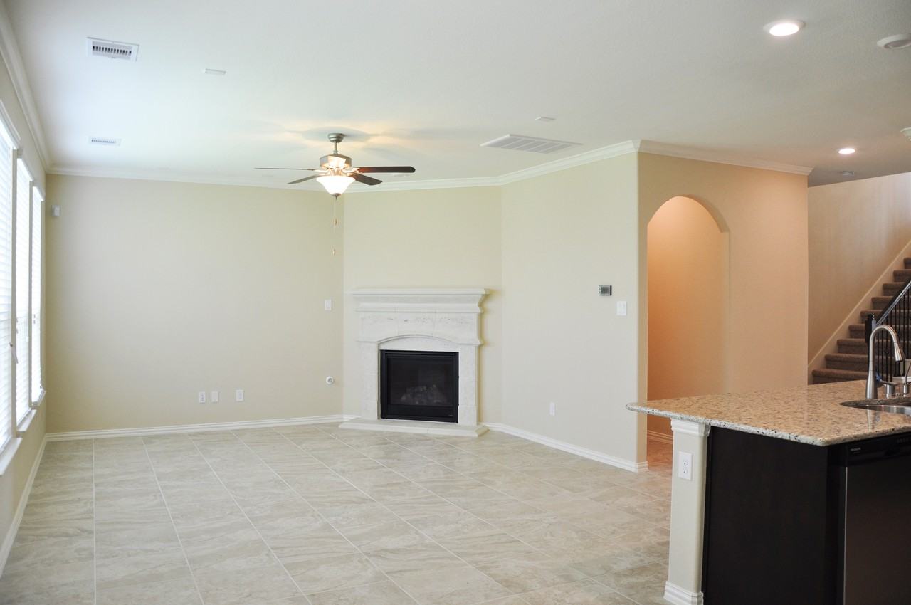 18111 Tall Chestnut St - Photo 4 of 16