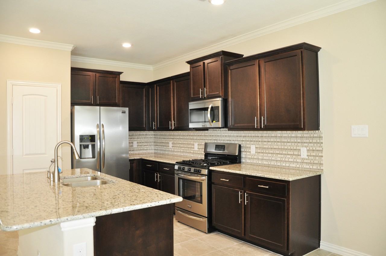 18111 Tall Chestnut St - Photo 6 of 16
