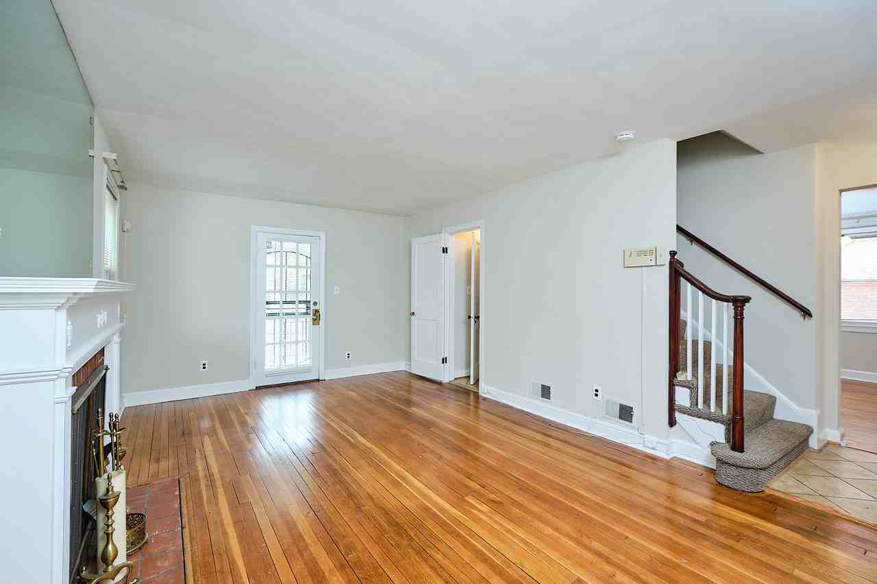3617 28th St Ne - Photo 2 of 36