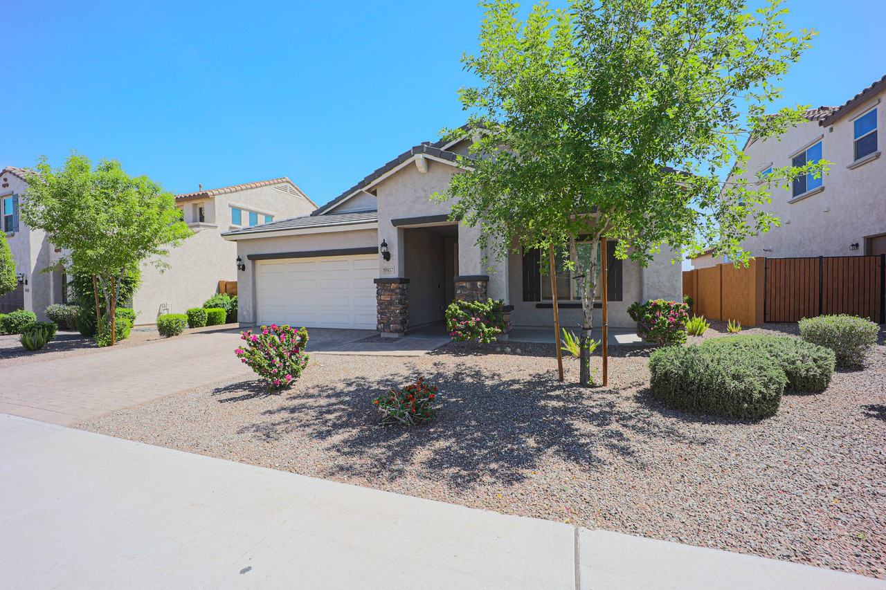 19957 N 259th Ave - Photo 2 of 39