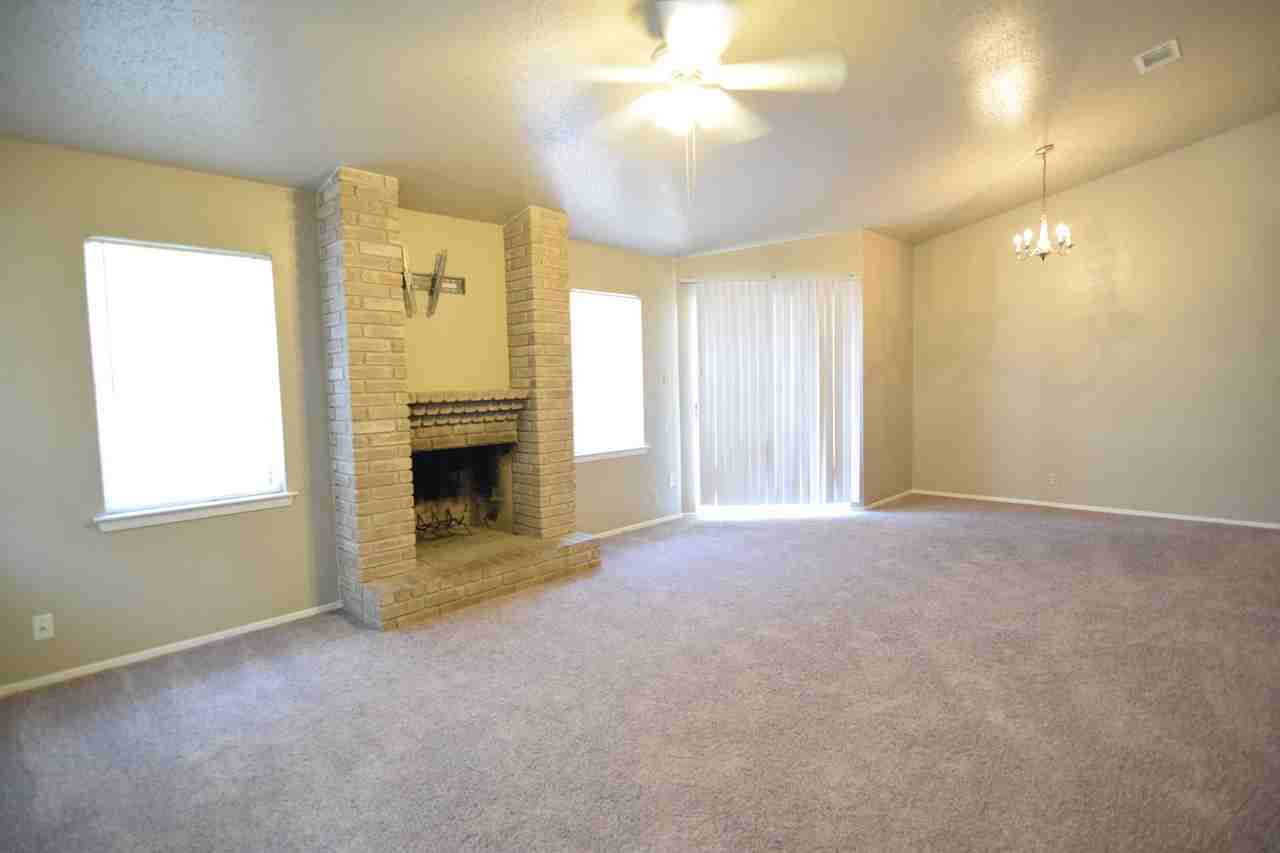 2722 Bowie Trl - Photo 7 of 15