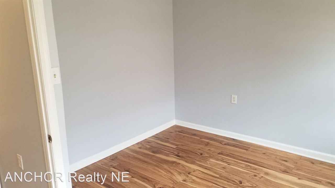 2716 W Oakdale St - Photo 2 of 14