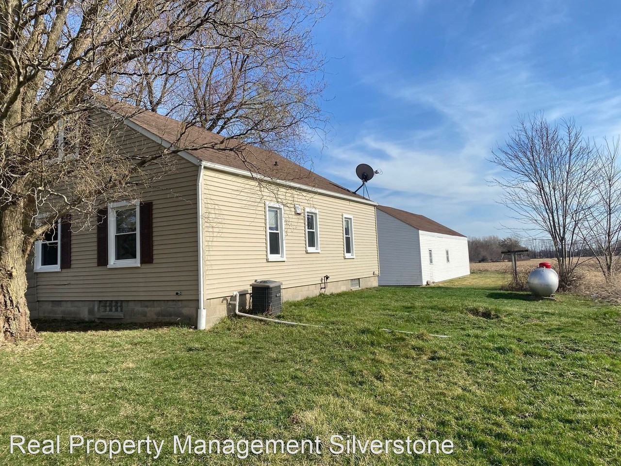 15157 Gould Rd - Photo 2 of 11