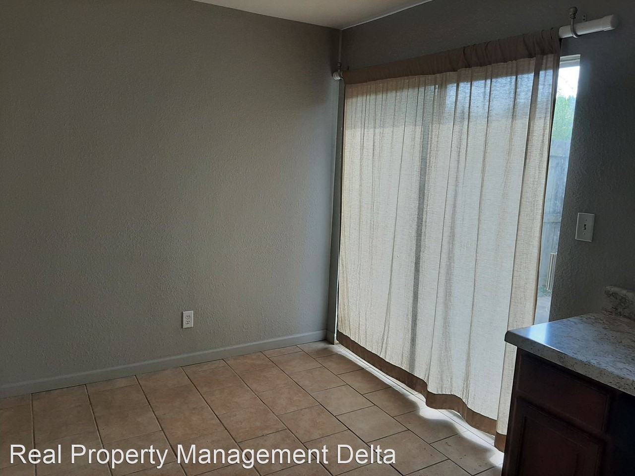 701 S Elm St Bldg B #4 - Photo 3 of 14