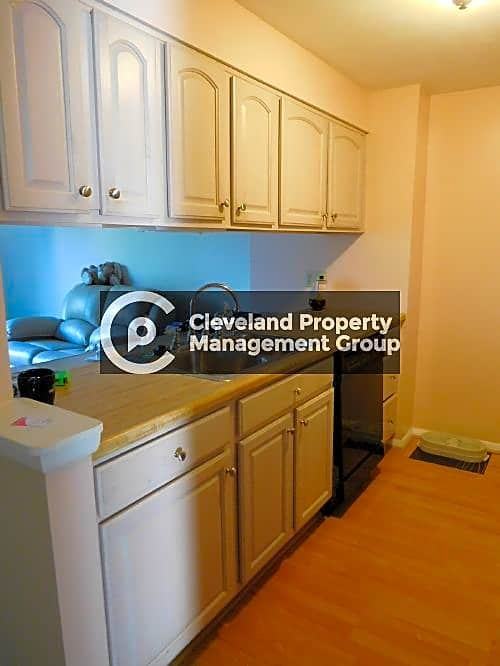 1975 Ridge Meadow Ct - Photo 2 of 10